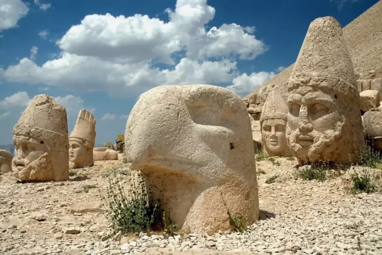 Nemrut Dağı Hakkında Bilinmesi Gerekenler nemrut dağı 2